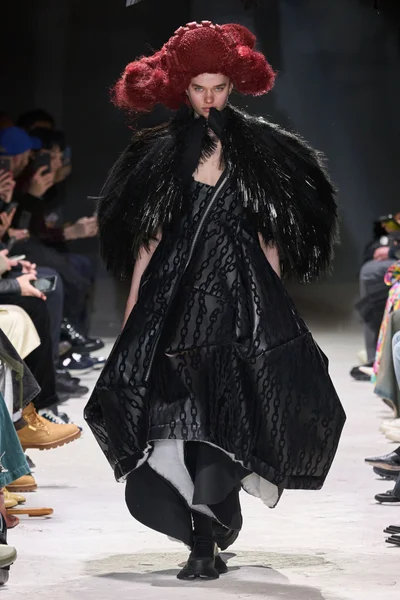Look 10